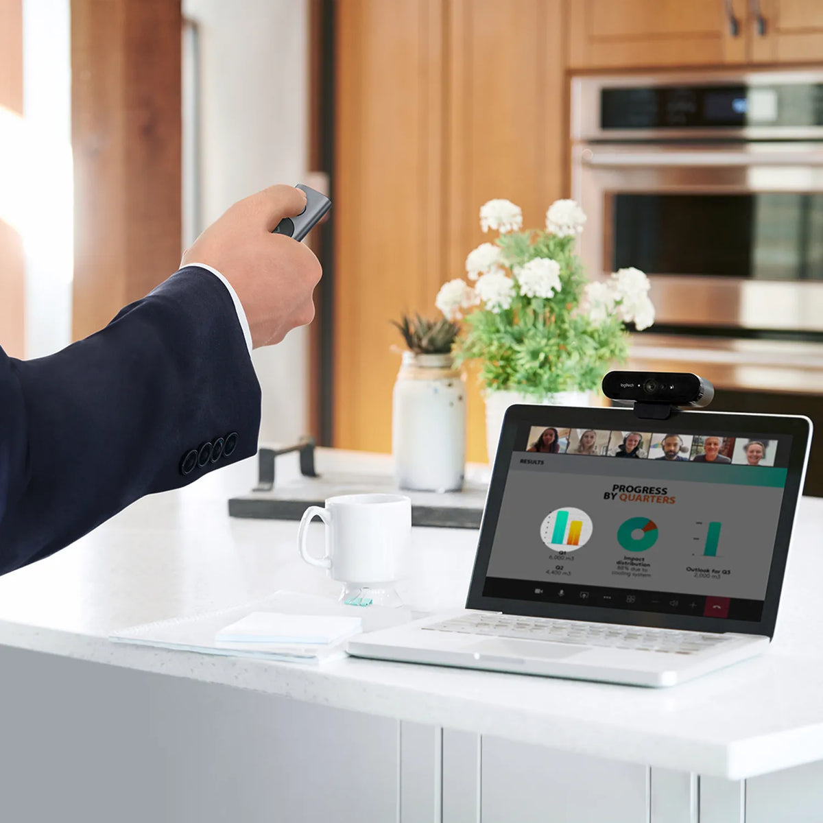 Image 12 for Logitech Spotlight Presentation Remote - Slate Grey (910-004861)