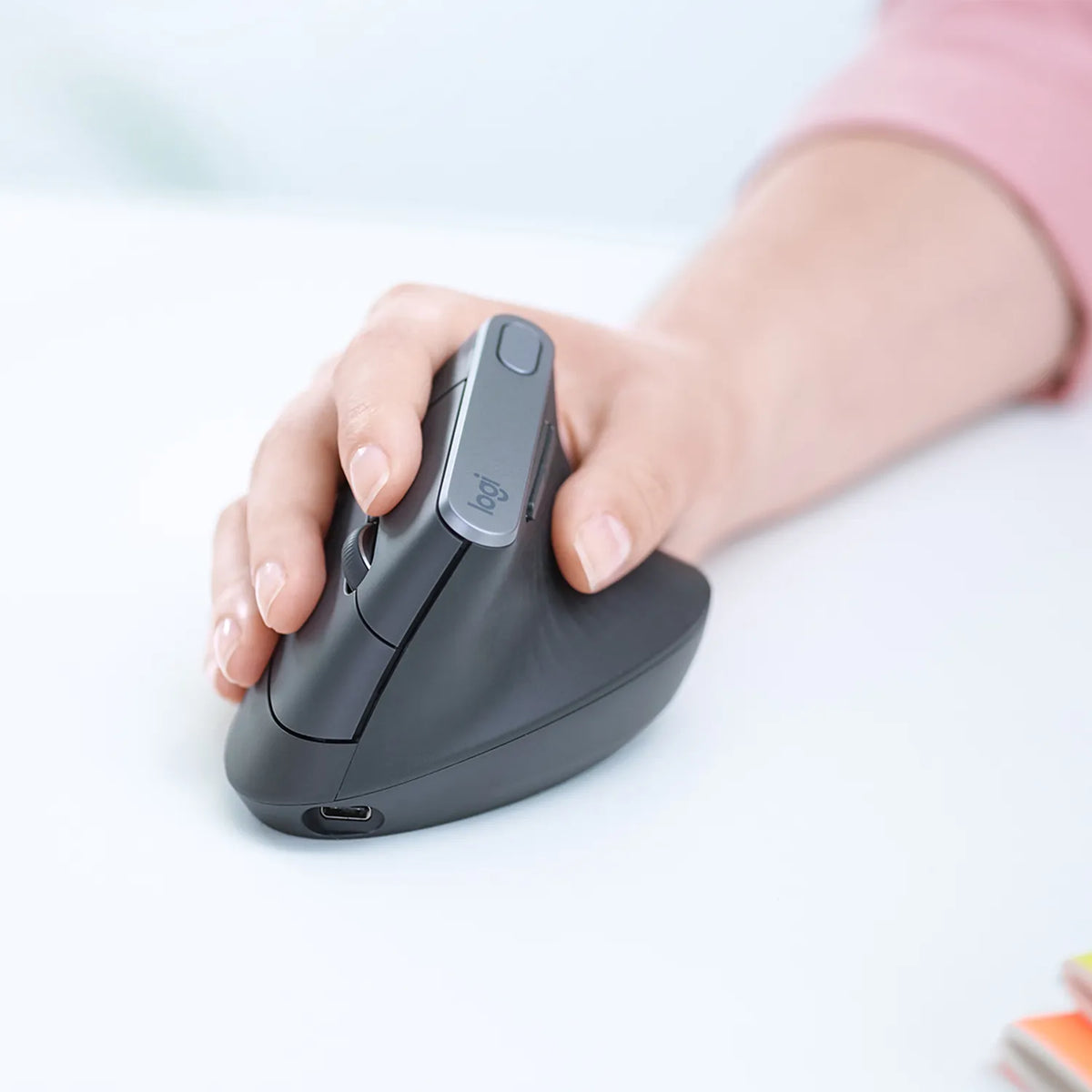 Image 5 for Logitech MX Vertical Ergonomic Mouse - Graphite
