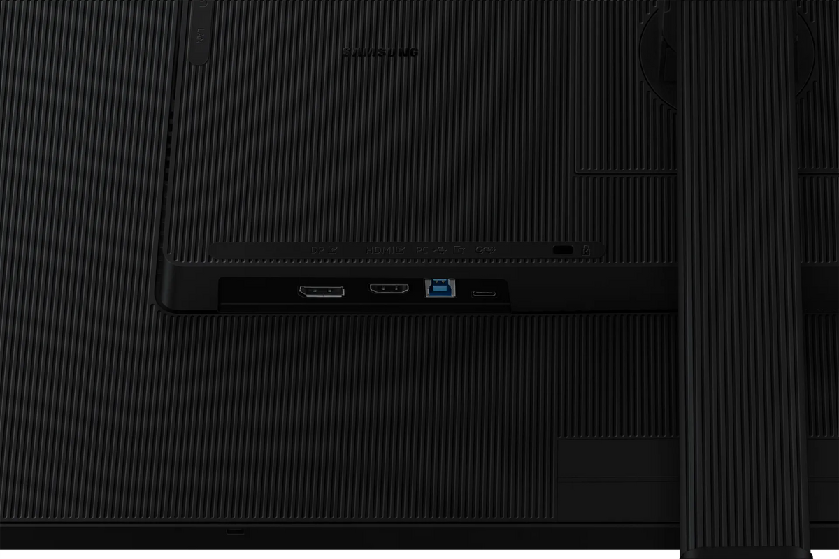 Image 9 for Samsung 32-inch LS32D800UA ViewFinity UHD Monitor