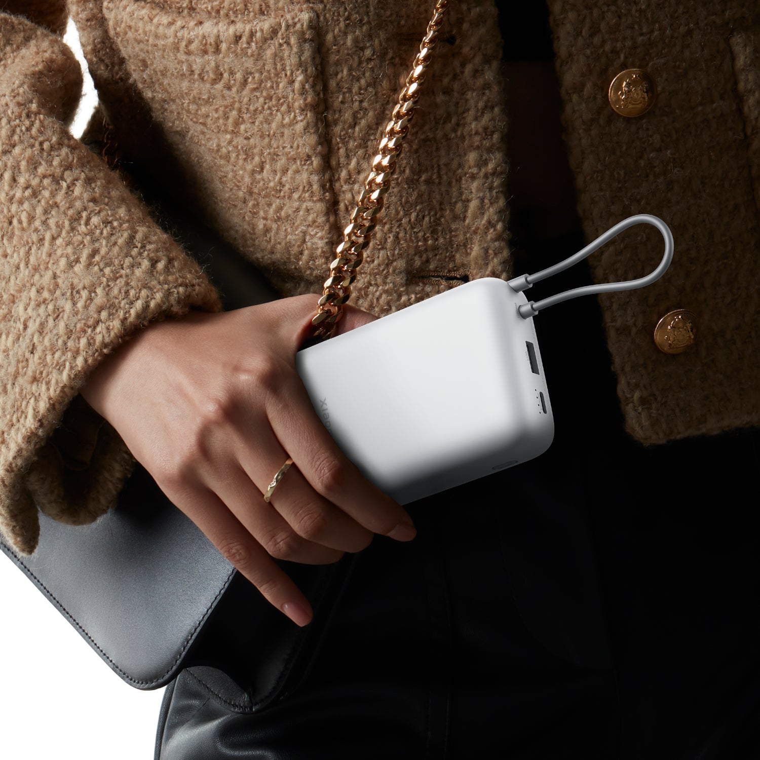 Image 5 for Xiaomi Power Bank 20000mAh (Integrated Cable) - Light Grey