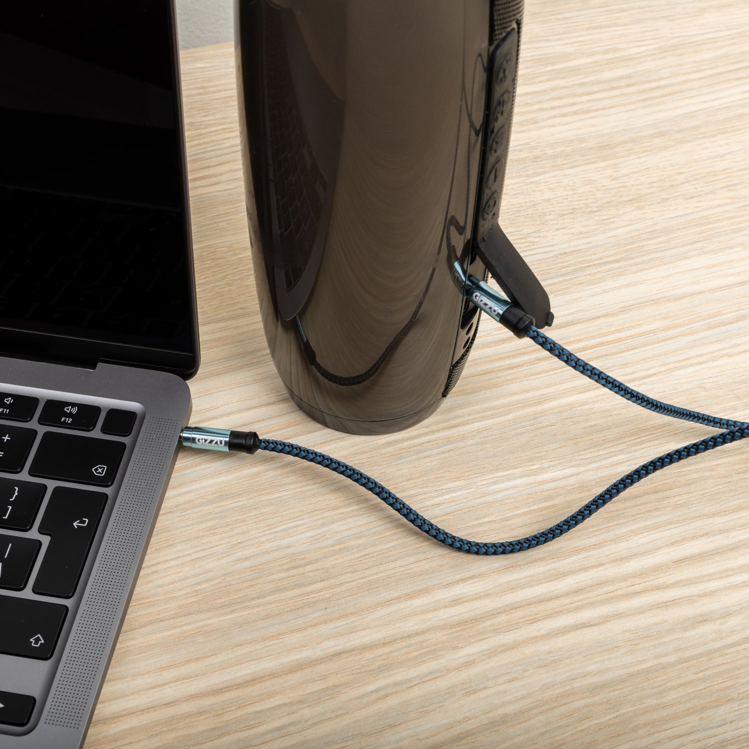 Image 3 for Gizzu 3.5mm AUX Cable 1.5m - Black/Blue