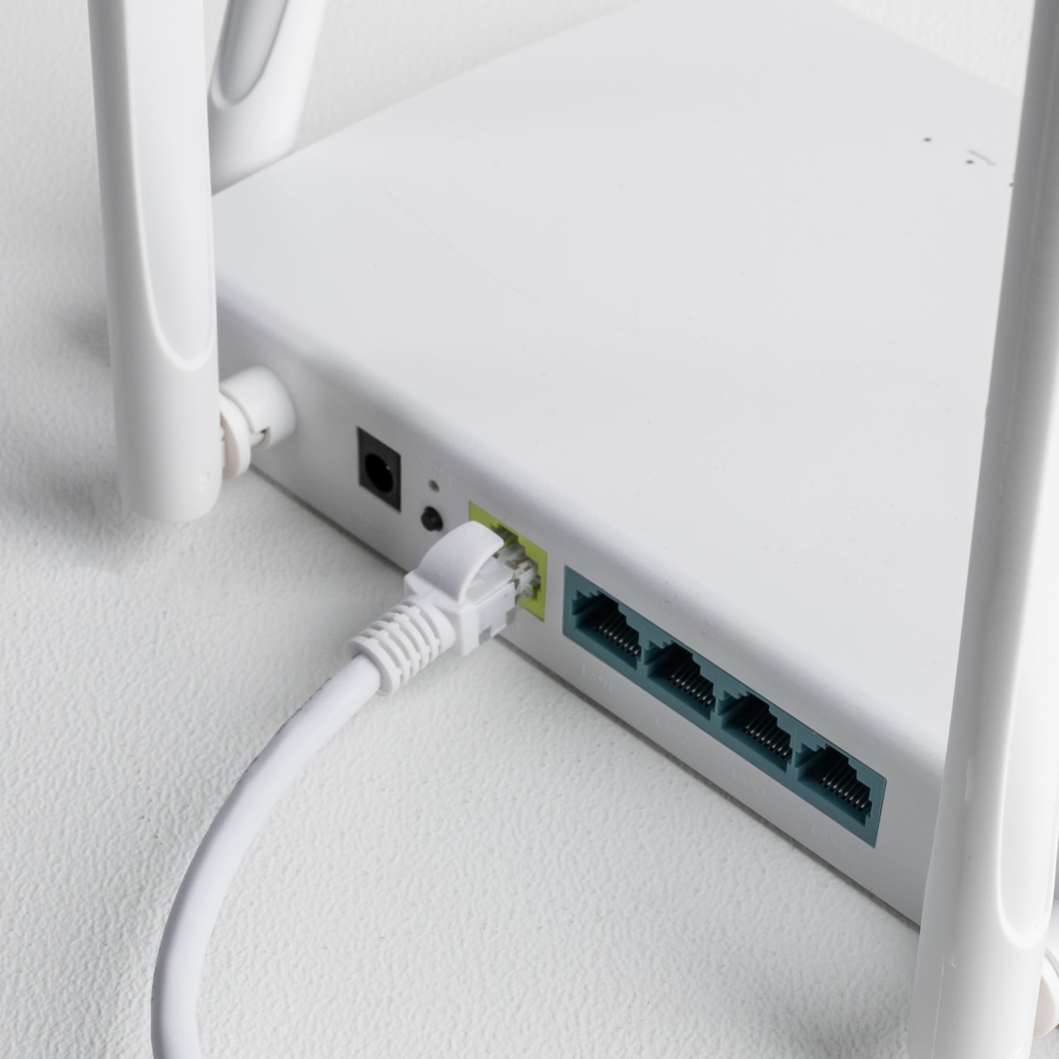 Image 3 for Gizzu Cat6 UTP Fly Lead Ethernet Network Cable 20cm - White