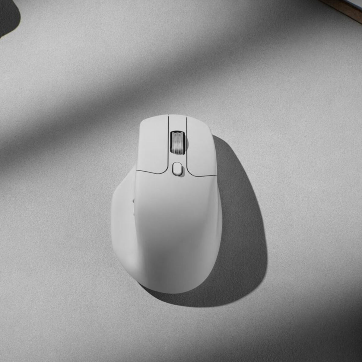 Image 2 for Keychron M6SB72 1K Wireless Mouse (BT/2.4GHz/Wired) with Huano silent Micro switch and premium wheel - White