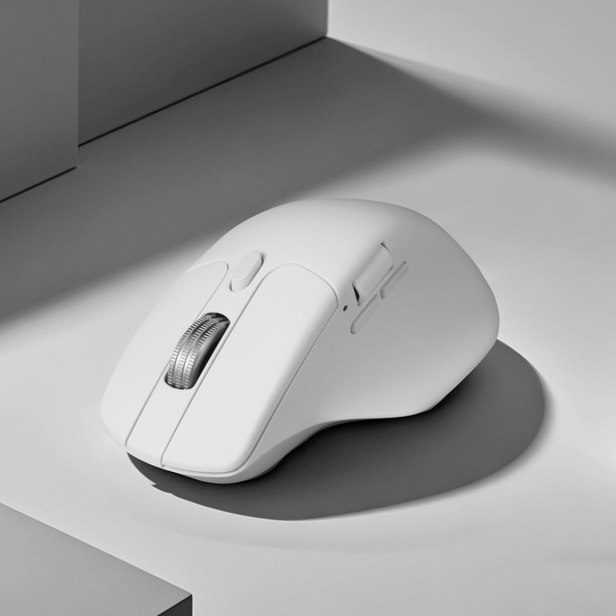 Image 3 for Keychron M6SB72 1K Wireless Mouse (BT/2.4GHz/Wired) with Huano silent Micro switch and premium wheel - White