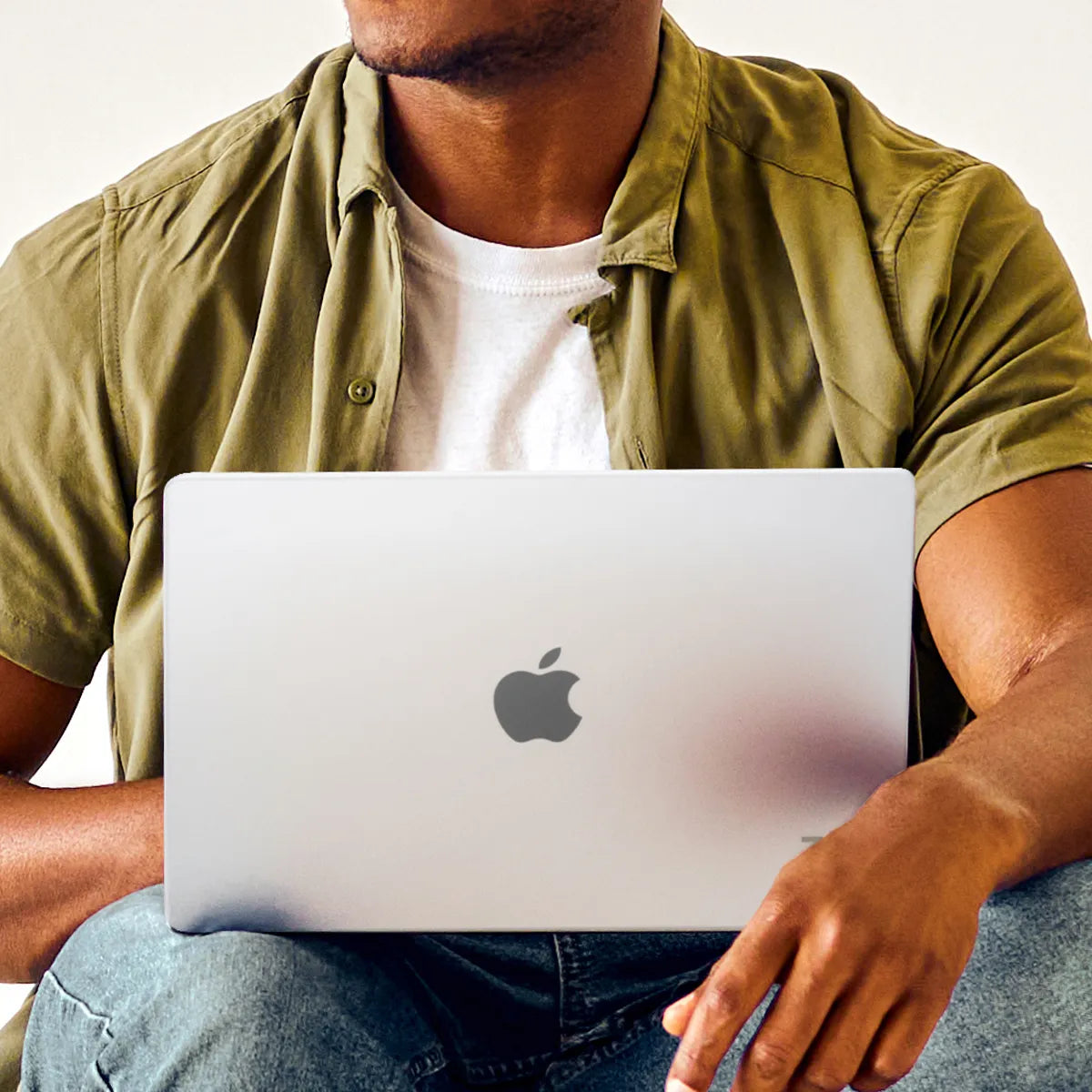 Image 9 for ZAGG Hardshell Case for Apple MacBook Pro 13" M1/M2 (2020) - Smoke