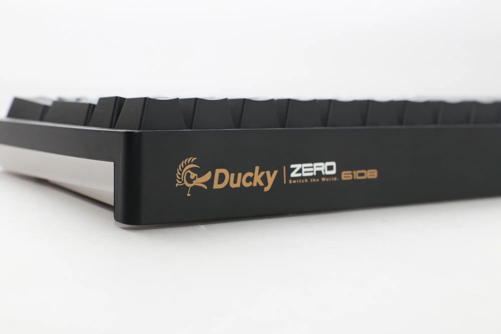 Image 4 for Ducky Zero 6108 100% Mechanical Wireless Keyboard - Brown Switches